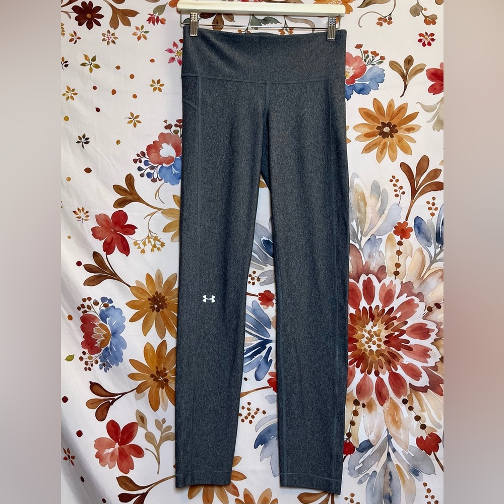 Under Armour S/M Grey Skinny Cropped Mid Rise Athletic Sporty Leggings